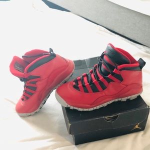Jordan 10s Red Bull’s Open on any offers☺️